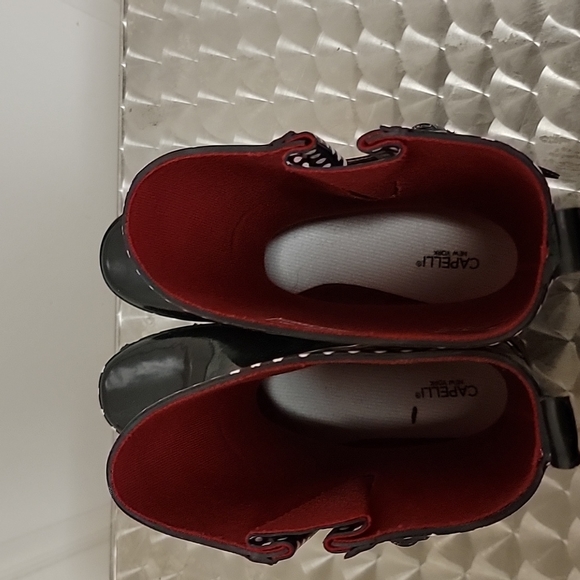 Capelli size 11 black with pokka dot trim rain boots - Picture 5 of 7